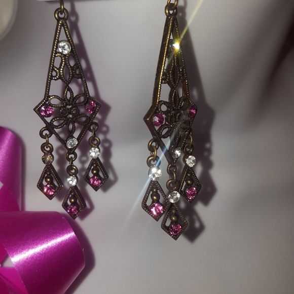 New Majestic teardrop rhinestone classy design earrings - Picture 3 of 12